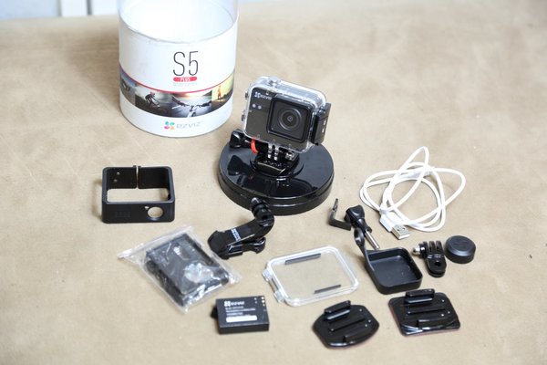 EZVIZ S5 PLUS 4K Sport Action Kamera, 12MP, Wasserdicht, 158° Weitwinkel