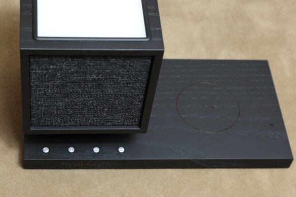 Tivoli Audio Revive Bluetooth-Lautsprecher / QI-Ladestation /Lampe schwarz