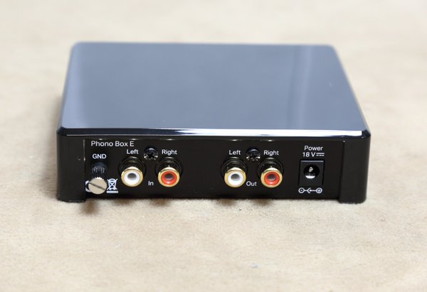 Pro-Ject Phono Box E schwarz Plattenspieler Phono Vorverstärker MM-Systeme