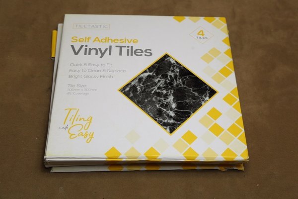 Acacia One London NY-HW1Z-LIX7 Vinyl-Bodenfliesen, selbstklebend, Marmor-Effekt