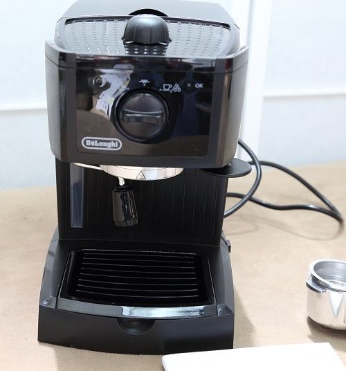 DeLonghi EC146.B Siebträger-Kaffemaschine Espressomaschine Dampfstab
