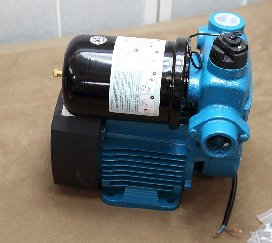 KATSU® Vollautomatische selbstansaugende Wasserdruckerhöhungspumpe 750W
