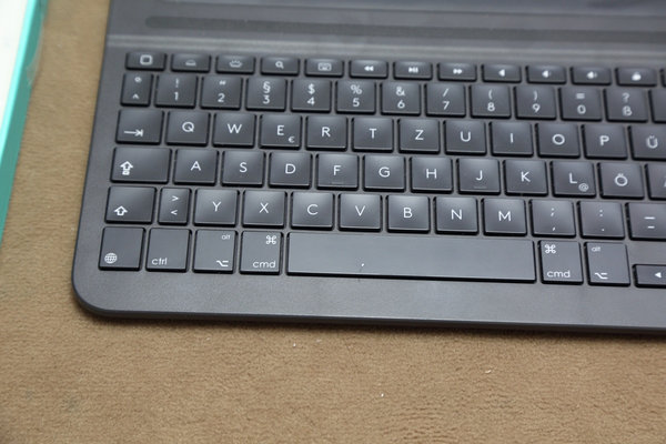 Logitech SLIM FOLIO PRO Bluetooth-Tastatur-Case für iPad Pro 11 Zoll