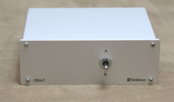 Dodocus UBox3 silber High-End Umschalter Switch 2 Amp -> 1 Paar Lautsprecher