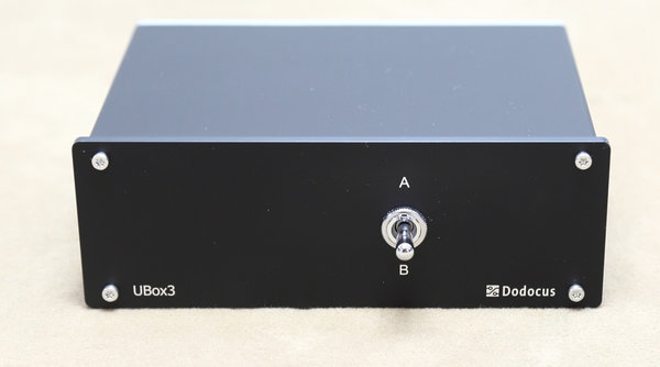 Dodocus UBox3-WBT765 schwarz High-End Umschalter Switch 2 Amp -> 1 Paar Lautsprecher