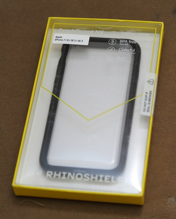 RhinoShield Bumper Case schwarz kompatibel mit iPhone SE 3 / SE 2/8 / 7 CrashGuard NX