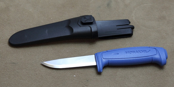 Morakniv Gürtelmesser Basic 546 blau