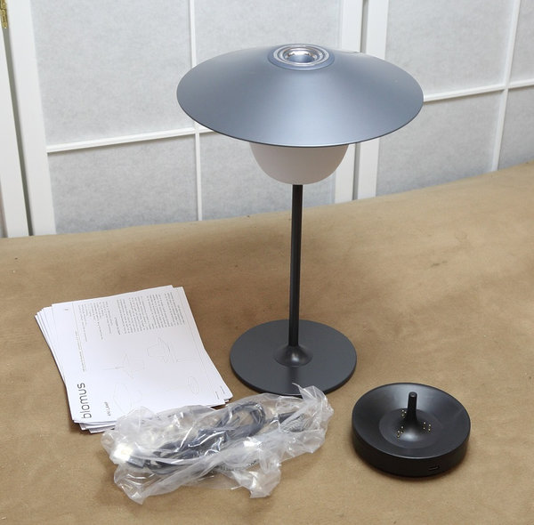 Blomus Ani Lamp Magnet Design-Tischlampe mit 2 Leuchtstufen 65930